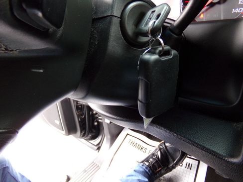 Used 2016 GMC Yukon XL SLE image 45