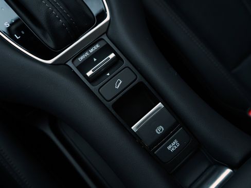 Used 2024 Honda HR-V EX-L image 28