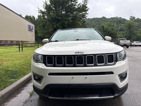 Used 2018 Jeep Compass Limited AWD/4WD image 2