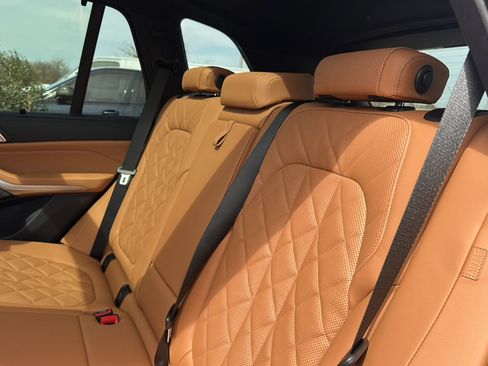 New 2026 BMW X5 M60i image 17