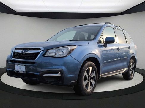 Used 2017 Subaru Forester 2.5i Premium w/ All-Weather Package image 4