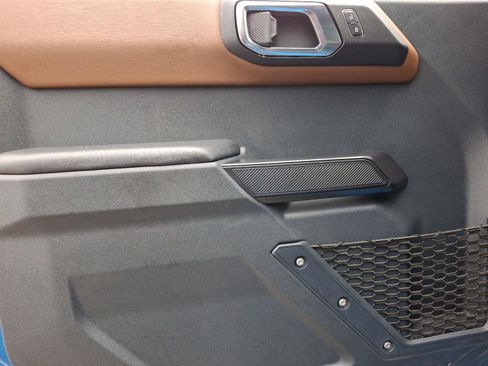 Used 2024 Ford Bronco Outer Banks image 13