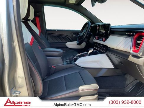 Used 2025 GMC Canyon AT4 w/ AT4X Package AWD/4WD image 15