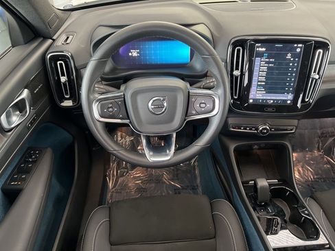 Used 2023 Volvo XC40 Recharge Ultimate w/ Protection Package Premier image 14