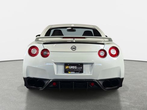 Used 2009 Nissan GT-R Premium AWD/4WD image 4