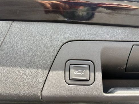 Used 2023 Buick Envision Avenir AWD/4WD image 17