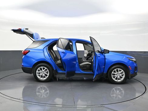 Used 2024 Chevrolet Equinox LS FWD image 30