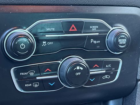 Used 2020 Dodge Charger SXT image 21