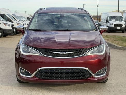 Used 2020 Chrysler Pacifica Limited image 9