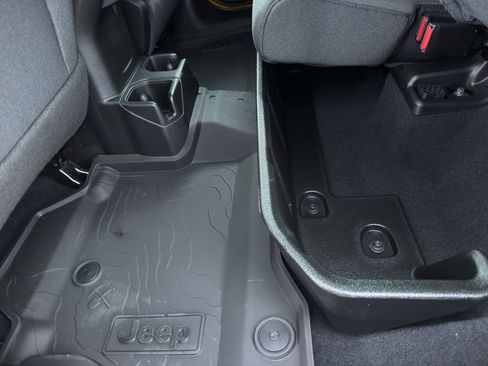 New 2026 Jeep Gladiator Sport AWD/4WD image 35