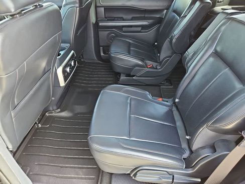Used 2023 Ford Expedition XLT image 20