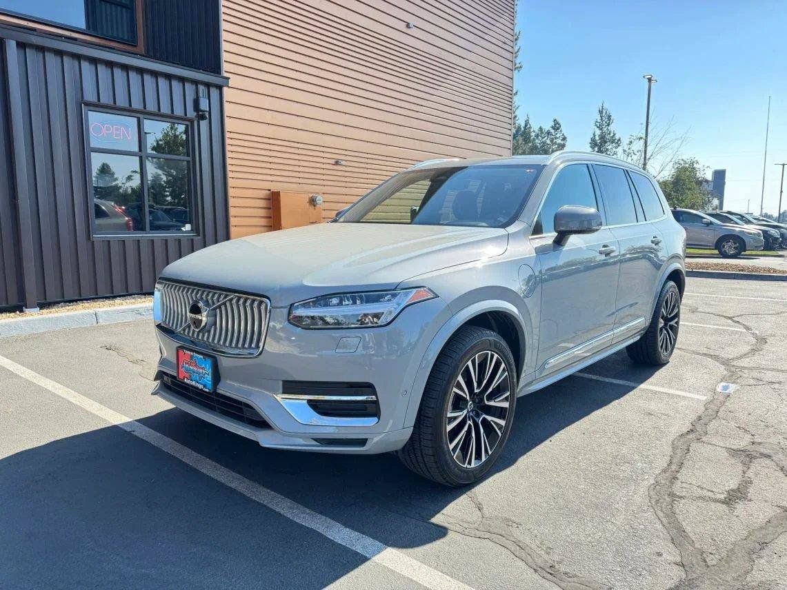 Used 2024 Volvo XC90 T8 Plus AWD/4WD image 1
