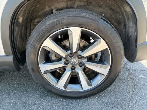 Used 2023 Honda Pilot Elite image 19