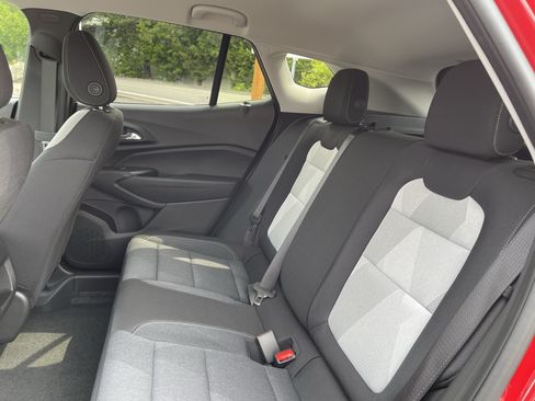Used 2026 Chevrolet Trax LS FWD image 15