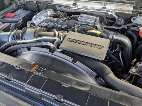 Used 2020 Chevrolet Silverado 3500 High Country w/ Technology Package image 36