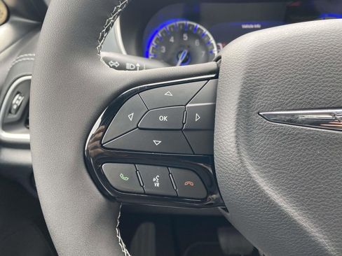 New 2026 Chrysler Pacifica Limited image 21