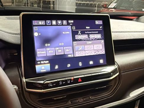 Used 2025 Jeep Compass Latitude w/ Altitude Special Edition image 29