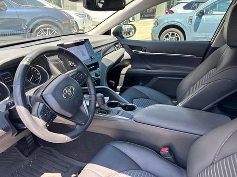 Used 2024 Toyota Camry SE w/ Convenience Package FWD image 11
