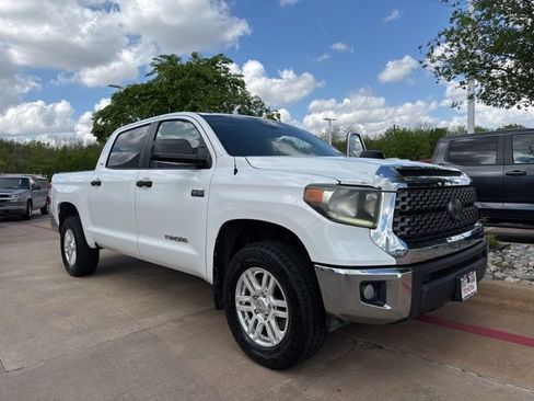Used 2018 Toyota Tundra SR5 w/ SR5 Upgrade Package image 65