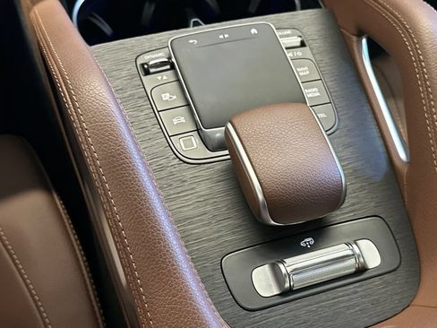 Certified 2026 Mercedes-Benz GLS 450 4MATIC image 37