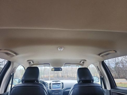 Used 2020 Ford Edge SEL image 14