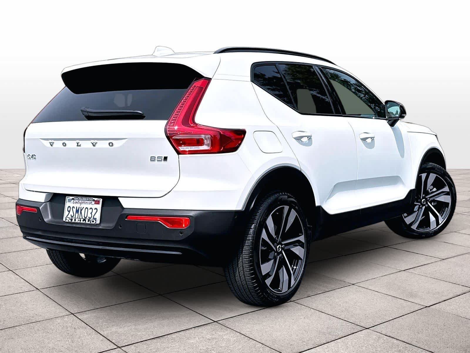 Used 2025 Volvo XC40 B5 Ultra AWD/4WD image 17