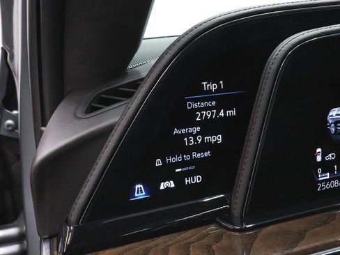 Used 2024 Cadillac Escalade Premium Luxury Platinum image 33