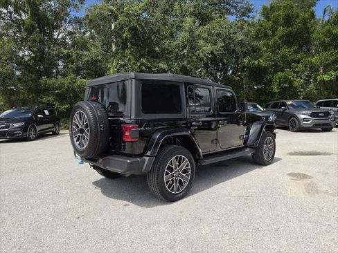 Certified 2023 Jeep Wrangler Unlimited Sahara AWD/4WD image 4