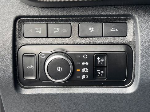 Used 2023 Ford F250 Platinum w/ FX4 Off-Road Package image 29