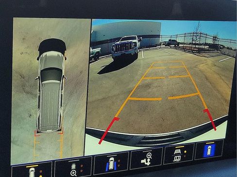 Used 2023 Chevrolet Suburban LT w/ Luxury Package image 18