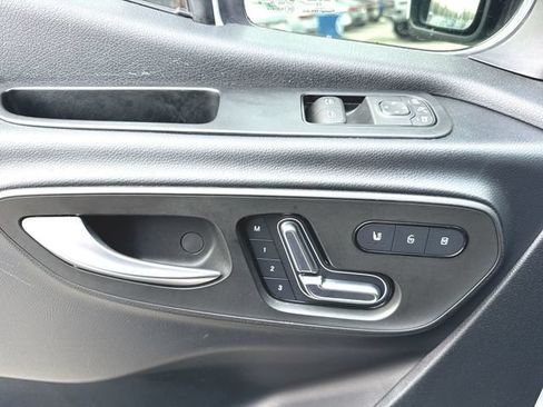 Used 2022 Mercedes-Benz Sprinter 2500 image 22