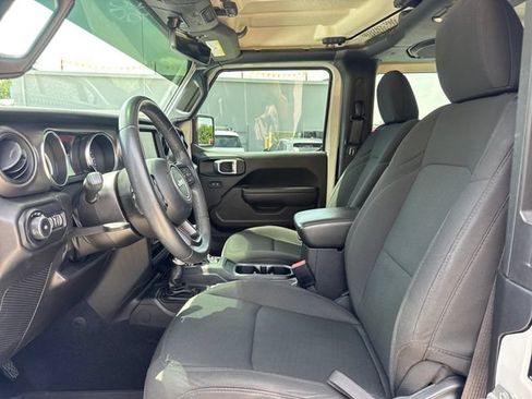 Used 2022 Jeep Wrangler Sport AWD/4WD image 13