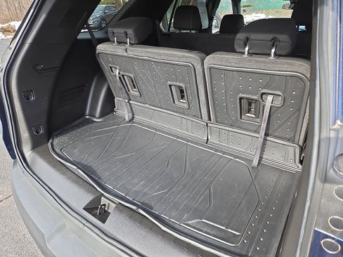 Used 2023 Chevrolet Traverse LT w/ LPO, Floor Liner Package image 39