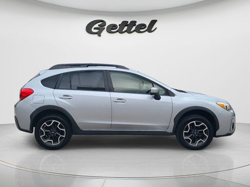 Used 2017 Subaru Crosstrek 2.0i Premium image 3