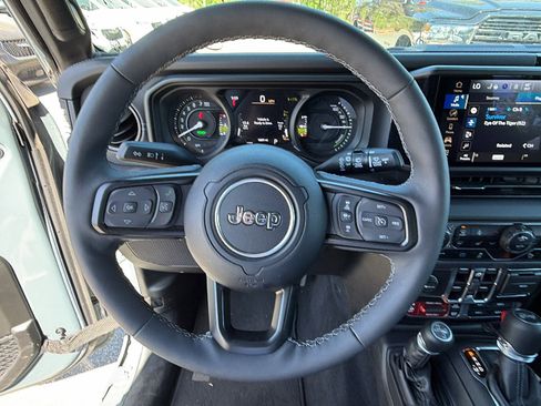 Used 2025 Jeep Wrangler Unlimited Rubicon 4xe w/ Safety Group AWD/4WD image 26