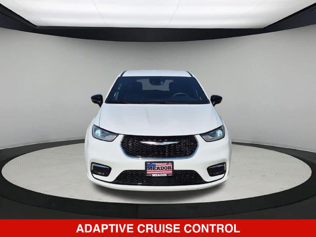 Used 2025 Chrysler Pacifica Select FWD image 10
