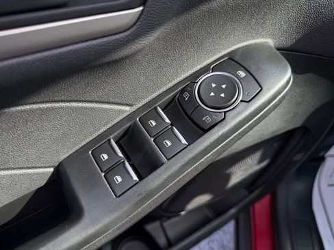 Certified 2022 Ford Escape SE w/ SE Sport Appearance Package image 12