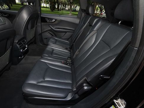 Used 2018 Audi Q7 3.0T Prestige w/ Prestige Package image 29