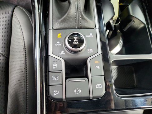 Used 2025 Kia Sorento SX image 28