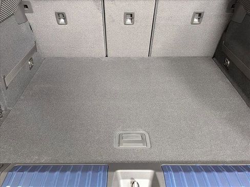 New 2026 Porsche Macan Electric image 22