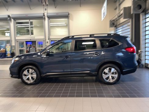 Used 2024 Subaru Ascent Premium w/ Convenience Package image 4