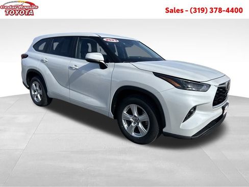 Certified 2023 Toyota Highlander LE image 9