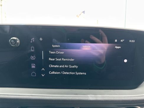 Used 2025 Buick Envista Preferred image 34