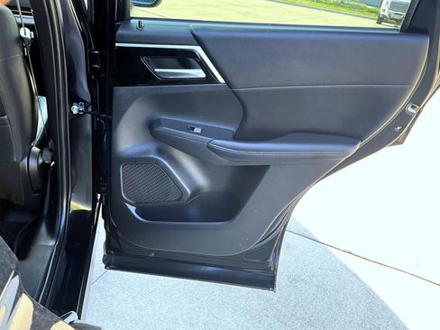 Used 2022 Mitsubishi Outlander SE image 23