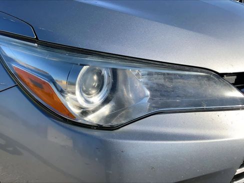 Used 2016 Toyota Camry XLE image 26