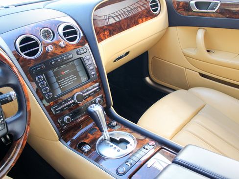 Used 2007 Bentley Flying Spur Flying Spur AWD/4WD image 17