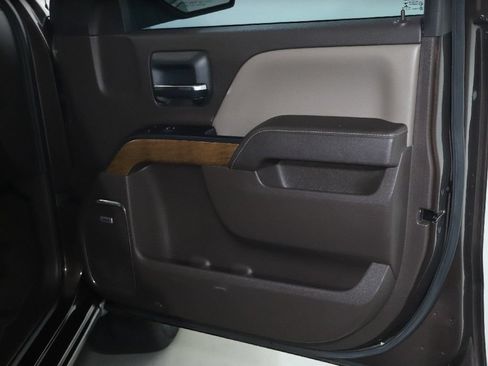 Used 2016 Chevrolet Silverado 1500 LTZ w/ LTZ Plus Package AWD/4WD image 33