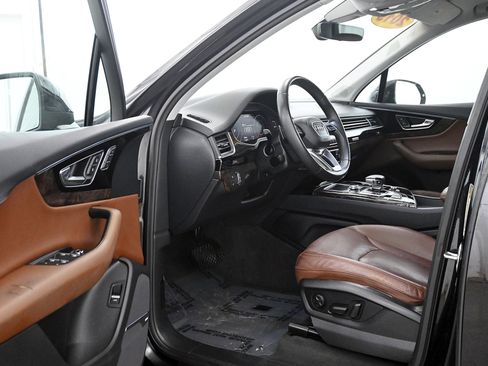 Used 2019 Audi Q7 3.0T Premium Plus w/ Premium Plus Package image 3