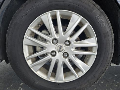 Used 2024 Nissan Versa S image 23