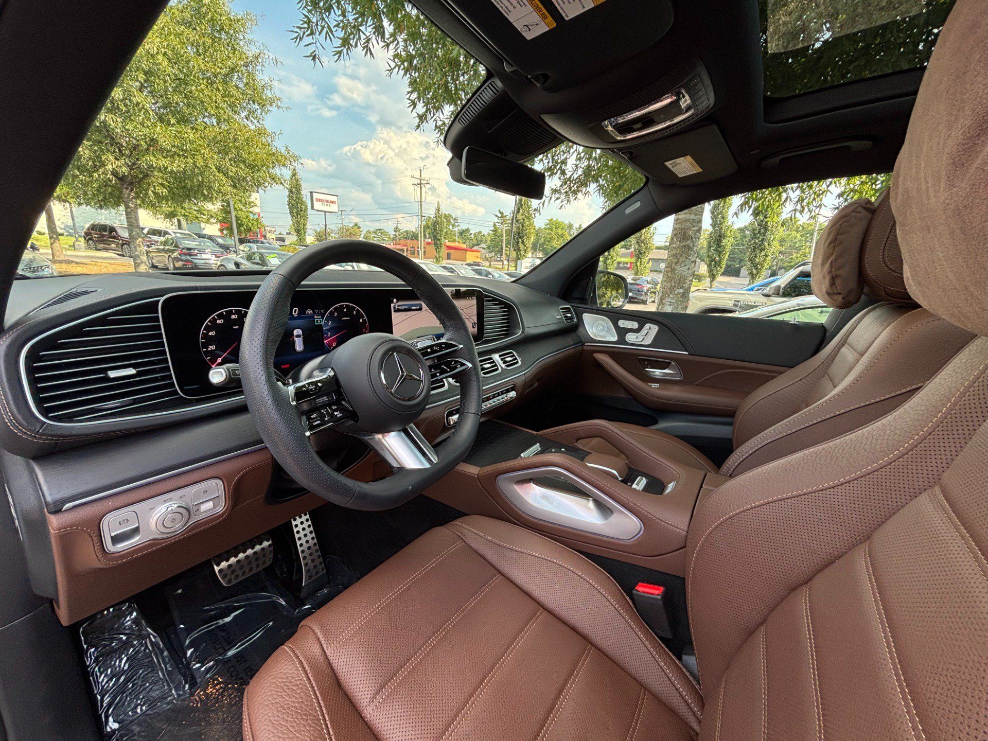 Used 2026 Mercedes-Benz GLS 580 4MATIC image 10